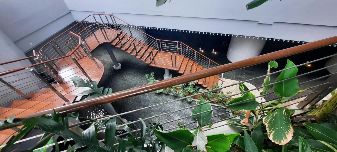 Stylish&Comfort Unit With Balcony In Air Makati Makati City Екстер'єр фото