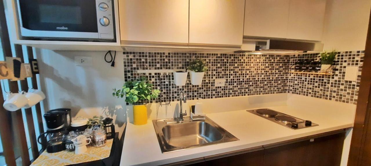 Stylish&Comfort Unit With Balcony In Air Makati Makati City Екстер'єр фото